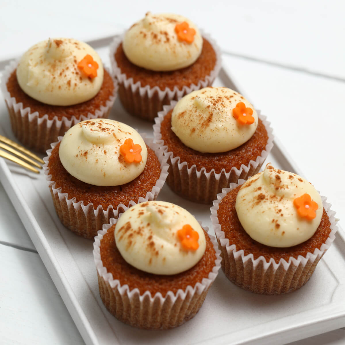 Photo1: Carrot Cupcakes (×6) (1)